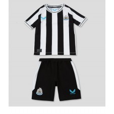 Newcastle United Hjemmedraktsett Barn 2022-23 Kortermet (+ korte bukser)